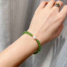 Load image into Gallery viewer, Handmade 6mm Green Nephrite Jade Beaded Bracelet with 18K Yellow Gold Bead and Freshwater Pearl
